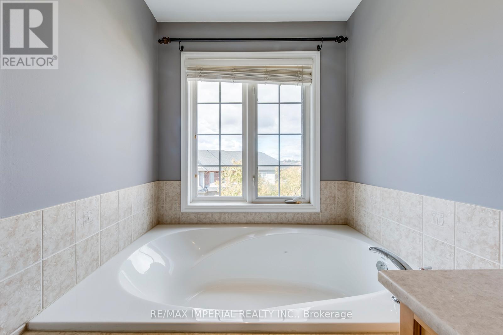 25 - 7 Southside Place, Hamilton (Mountview), Ontario  L9C 7W6 - Photo 32 - X12685610