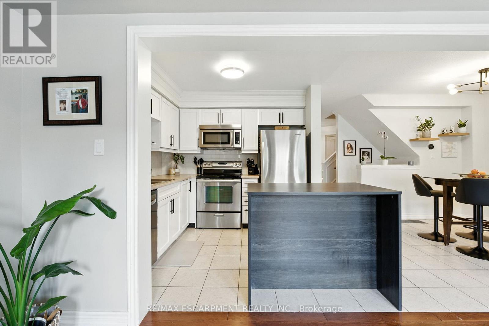 247 Fall Fair Way, Hamilton (Binbrook), Ontario  L0R 1C0 - Photo 12 - X12685628