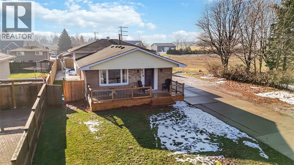 576 Front Street, Plympton-Wyoming, Ontario  N0N 1T0 - Photo 6 - 26000753