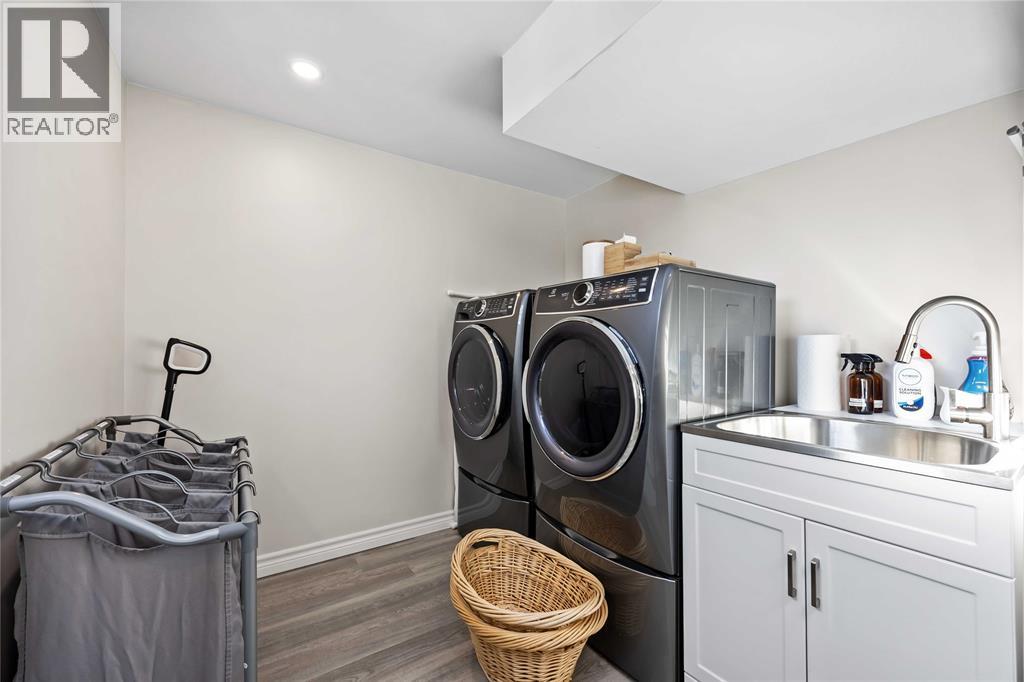 576 Front Street, Plympton-Wyoming, Ontario  N0N 1T0 - Photo 30 - 26000753