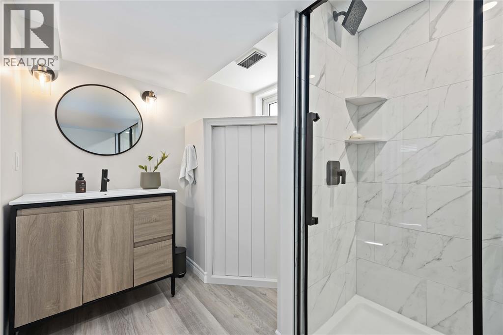 576 Front Street, Plympton-Wyoming, Ontario  N0N 1T0 - Photo 29 - 26000753