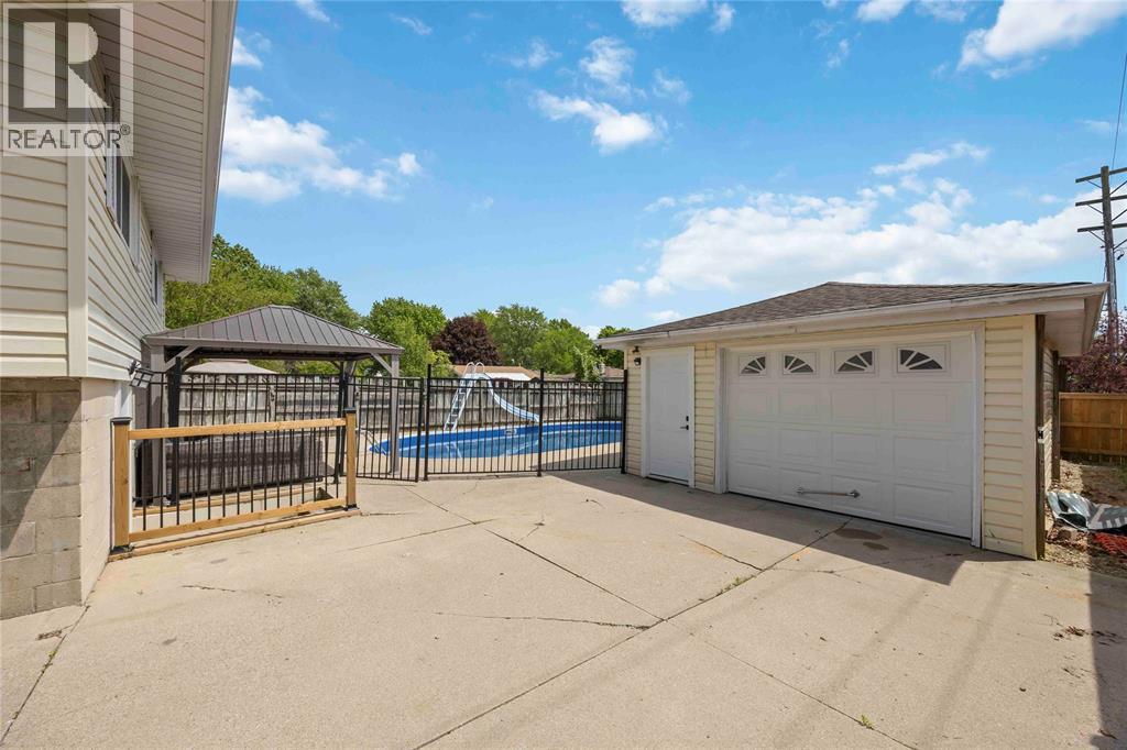 576 Front Street, Plympton-Wyoming, Ontario  N0N 1T0 - Photo 36 - 26000753