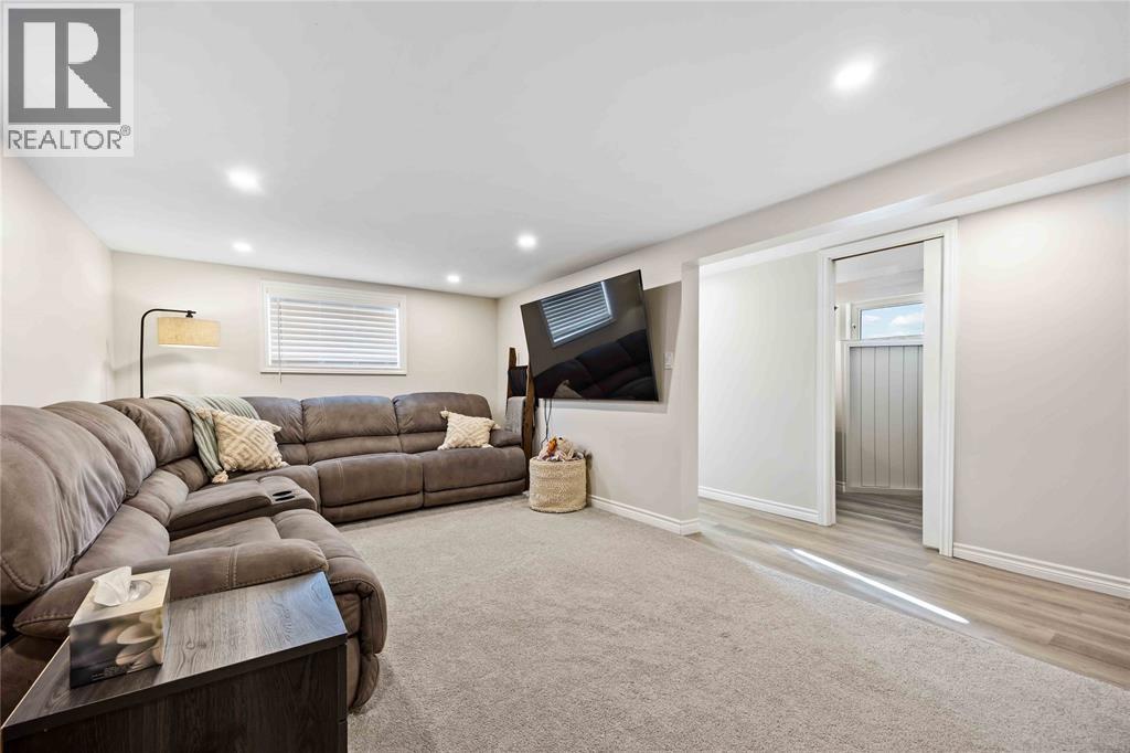 576 Front Street, Plympton-Wyoming, Ontario  N0N 1T0 - Photo 26 - 26000753