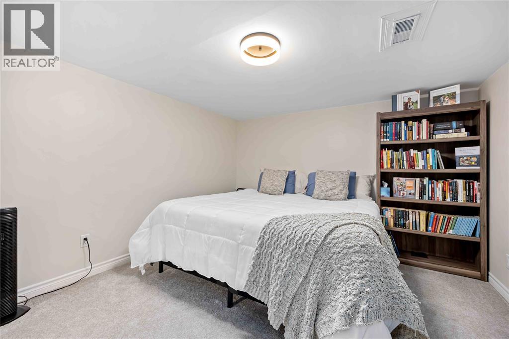 576 Front Street, Plympton-Wyoming, Ontario  N0N 1T0 - Photo 32 - 26000753