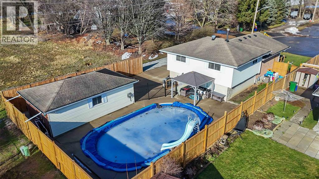 576 Front Street, Plympton-Wyoming, Ontario  N0N 1T0 - Photo 47 - 26000753