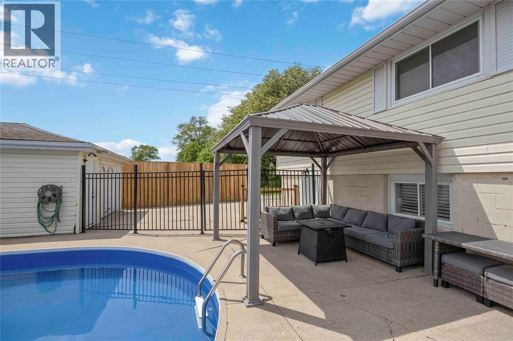 576 Front Street, Plympton-Wyoming, Ontario  N0N 1T0 - Photo 42 - 26000753