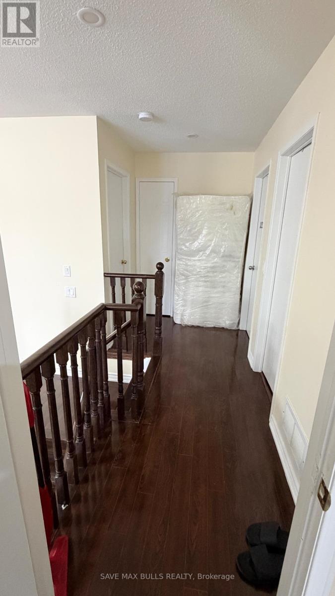 29 Softneedle Avenue, Brampton, Ontario  L6R 1K8 - Photo 11 - W12684416