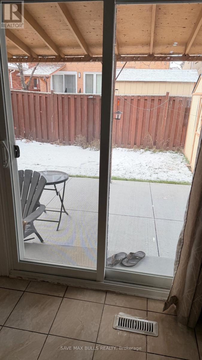 29 Softneedle Avenue, Brampton, Ontario  L6R 1K8 - Photo 8 - W12684416