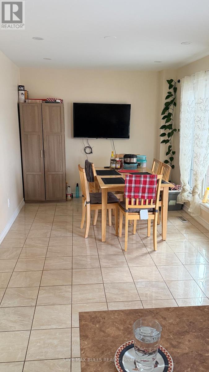 29 Softneedle Avenue, Brampton, Ontario  L6R 1K8 - Photo 6 - W12684416