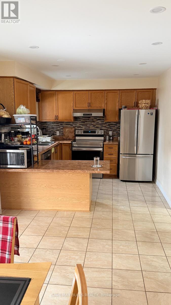 29 Softneedle Avenue, Brampton, Ontario  L6R 1K8 - Photo 5 - W12684416