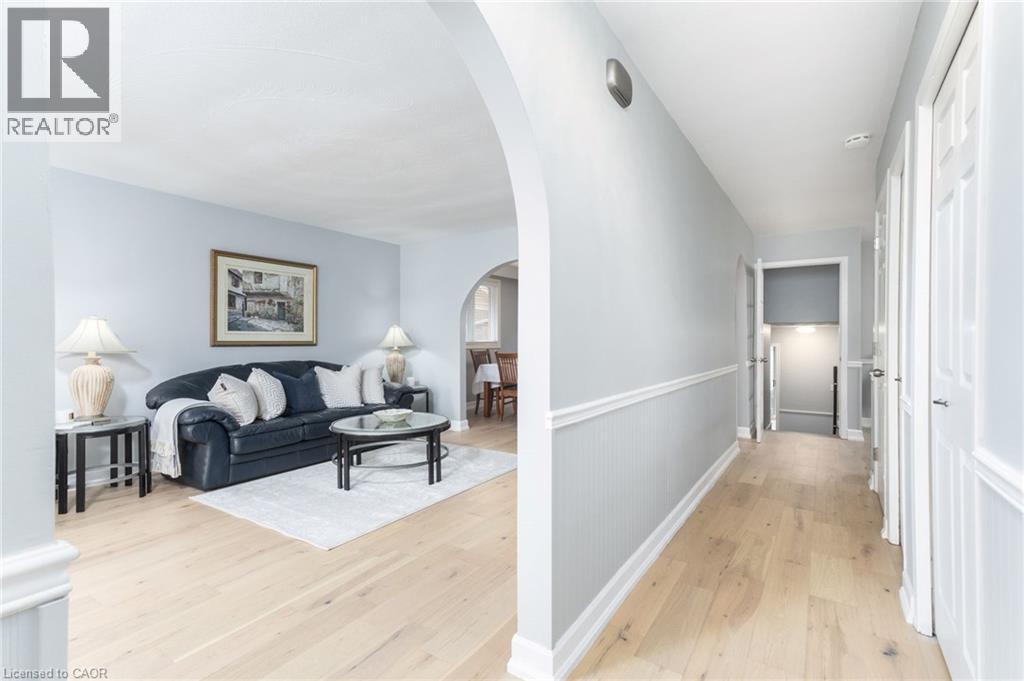 63 Lionsgate Avenue, Hamilton, Ontario  L9C 6L5 - Photo 4 - 40797652