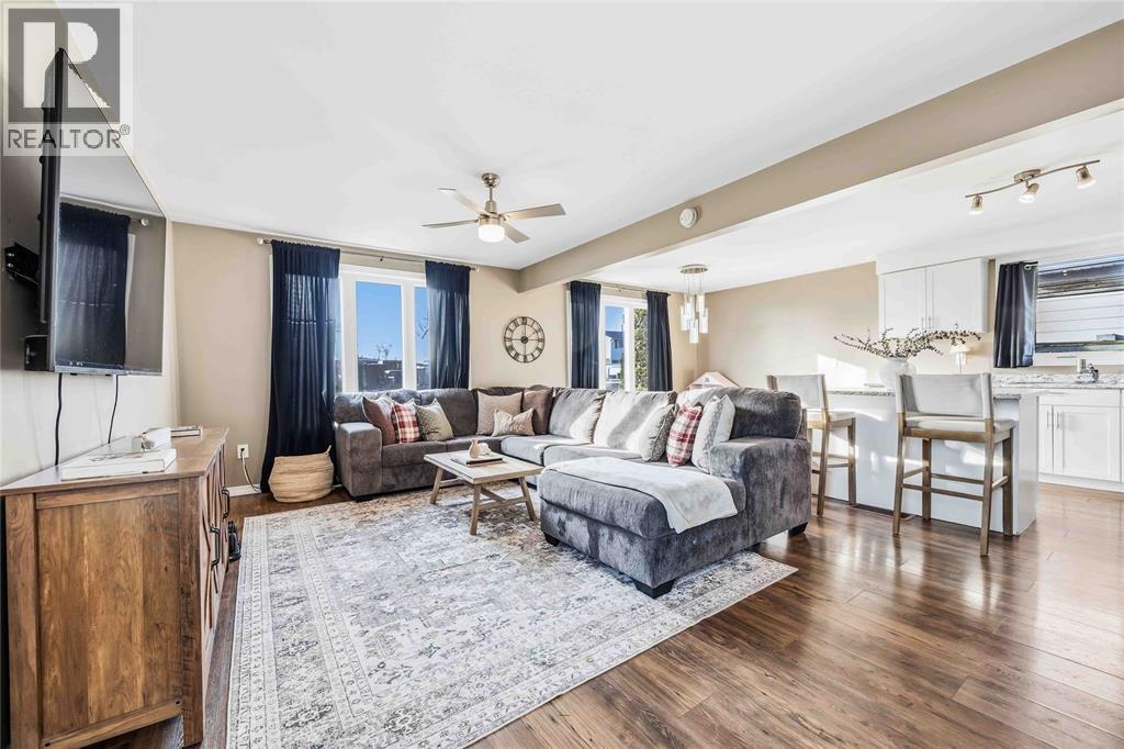 1178 Overlea Crescent, Sarnia, Ontario  N7S 4E7 - Photo 5 - 26000074