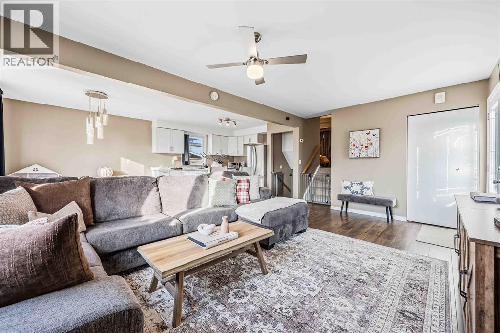 1178 Overlea Crescent, Sarnia, Ontario  N7S 4E7 - Photo 6 - 26000074