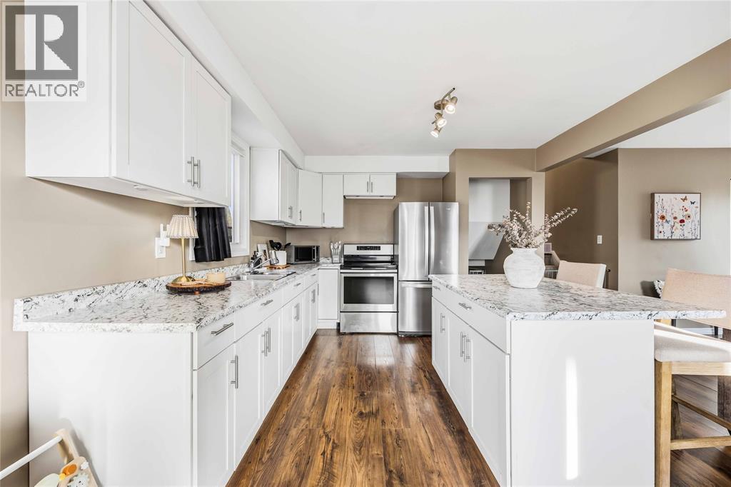 1178 Overlea Crescent, Sarnia, Ontario  N7S 4E7 - Photo 9 - 26000074