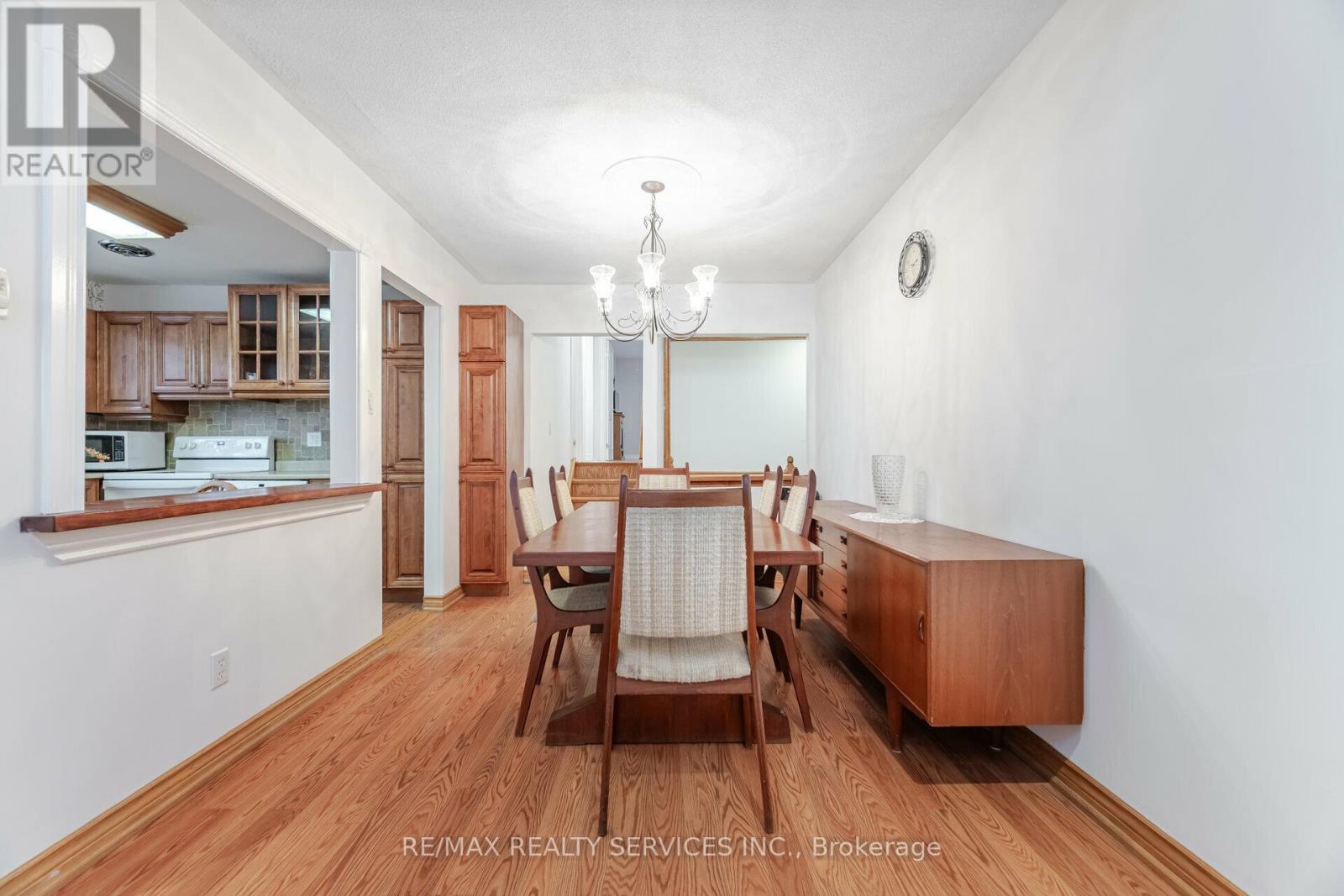 6 Glenmore Crescent, Brampton, Ontario  L6S 1H8 - Photo 11 - W12685640