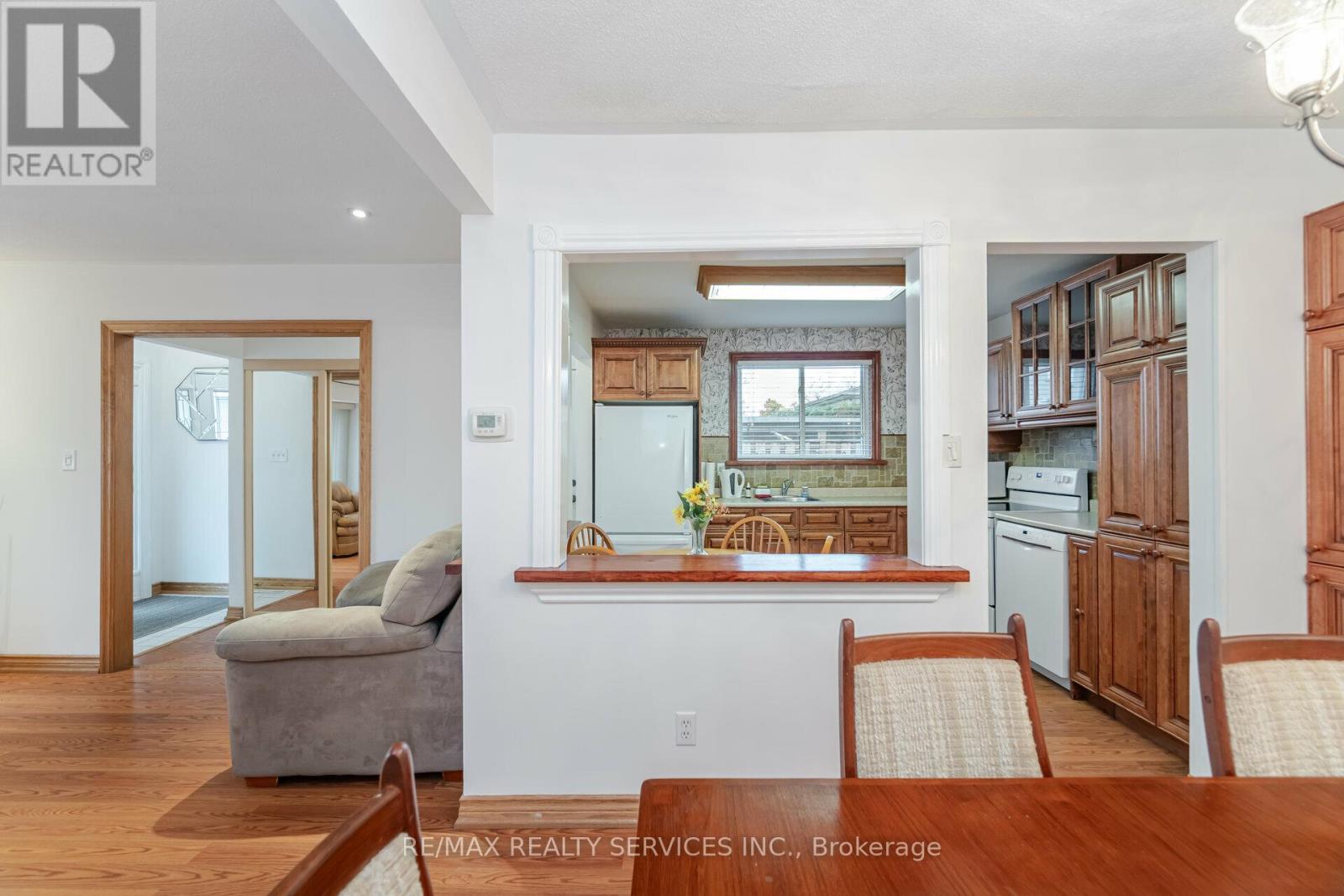 6 Glenmore Crescent, Brampton, Ontario  L6S 1H8 - Photo 16 - W12685640