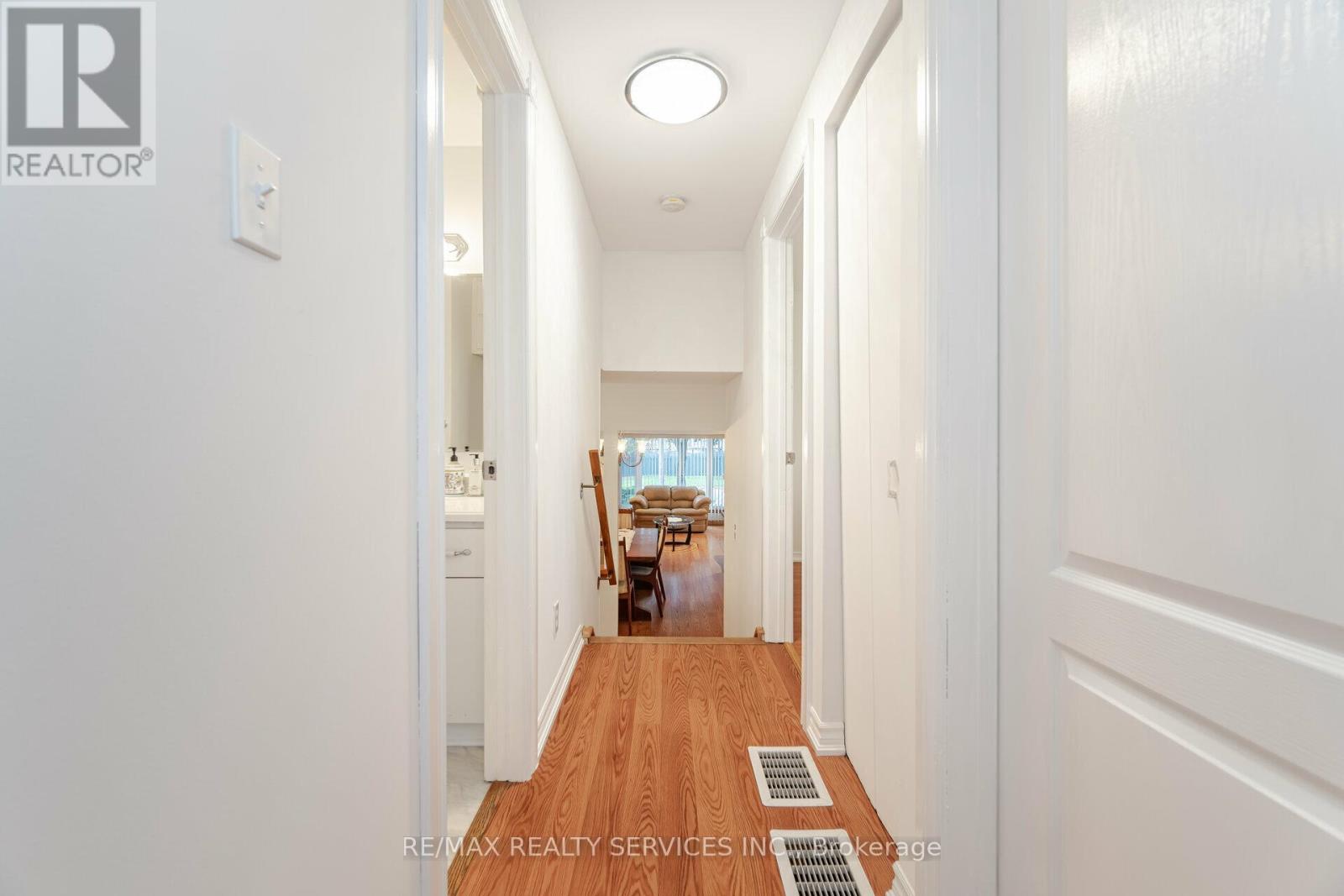 6 Glenmore Crescent, Brampton, Ontario  L6S 1H8 - Photo 19 - W12685640