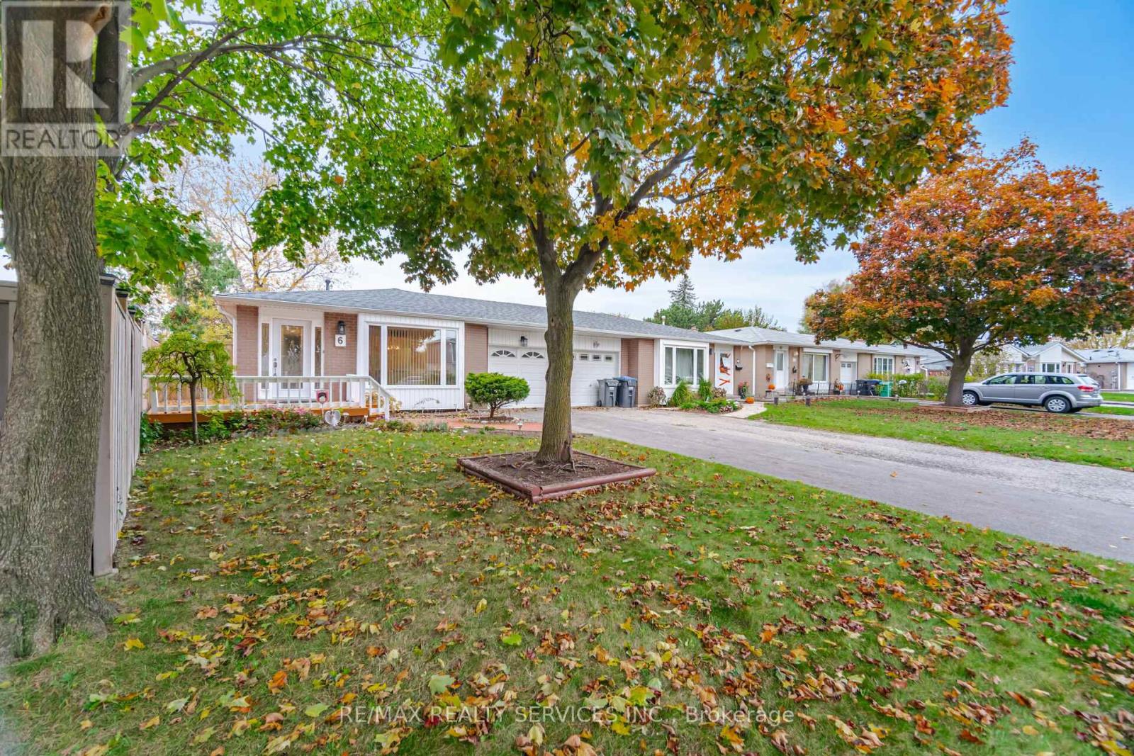 6 Glenmore Crescent, Brampton, Ontario  L6S 1H8 - Photo 3 - W12685640