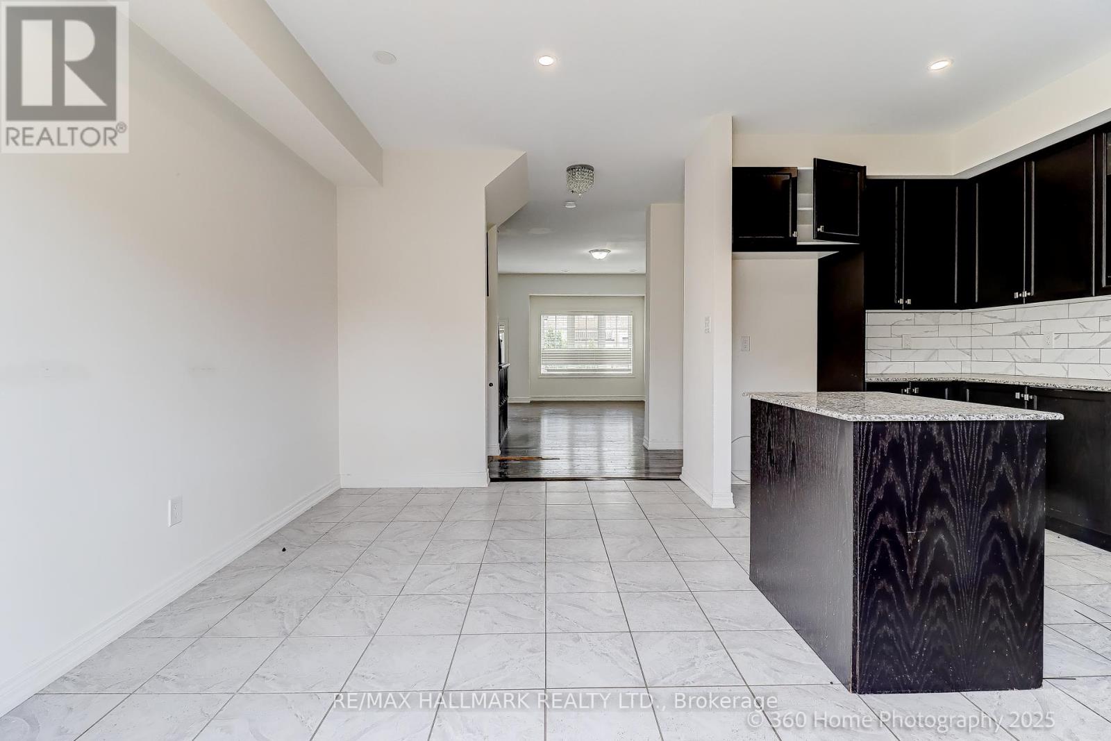 6 Aspen Hills Road, Brampton (Credit Valley), Ontario  L6Y 6E3 - Photo 21 - W12685652