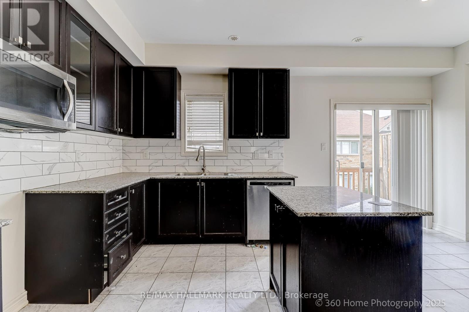 6 Aspen Hills Road, Brampton (Credit Valley), Ontario  L6Y 6E3 - Photo 24 - W12685652