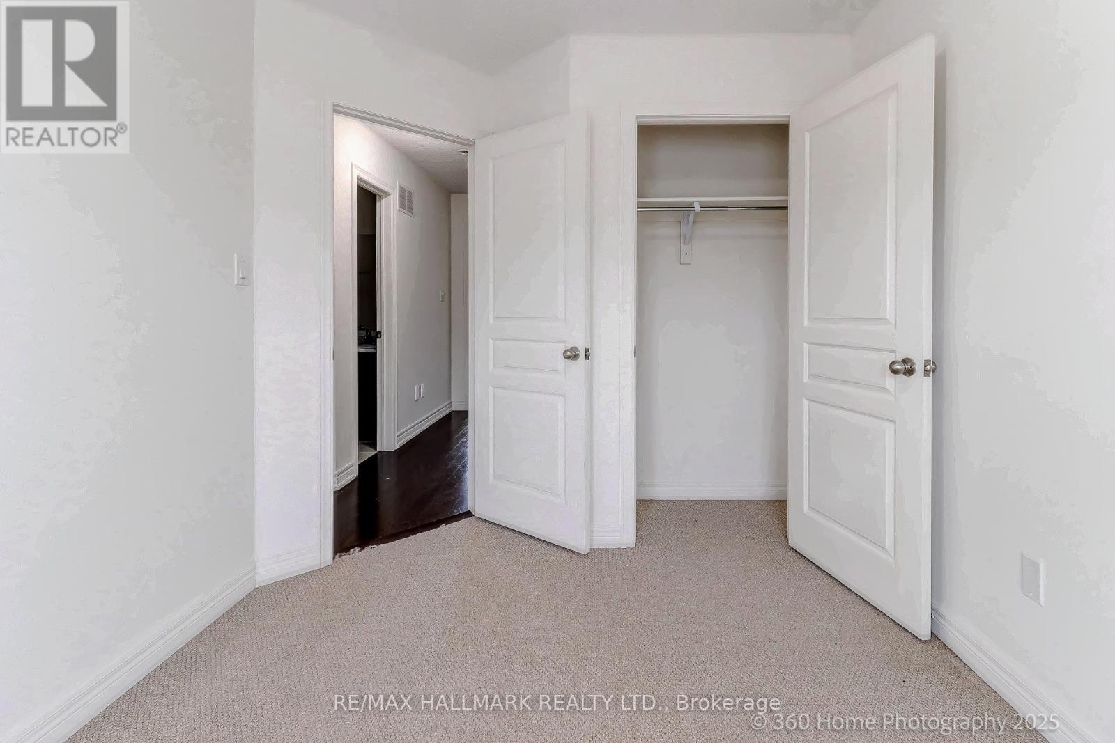 6 Aspen Hills Road, Brampton (Credit Valley), Ontario  L6Y 6E3 - Photo 5 - W12685652