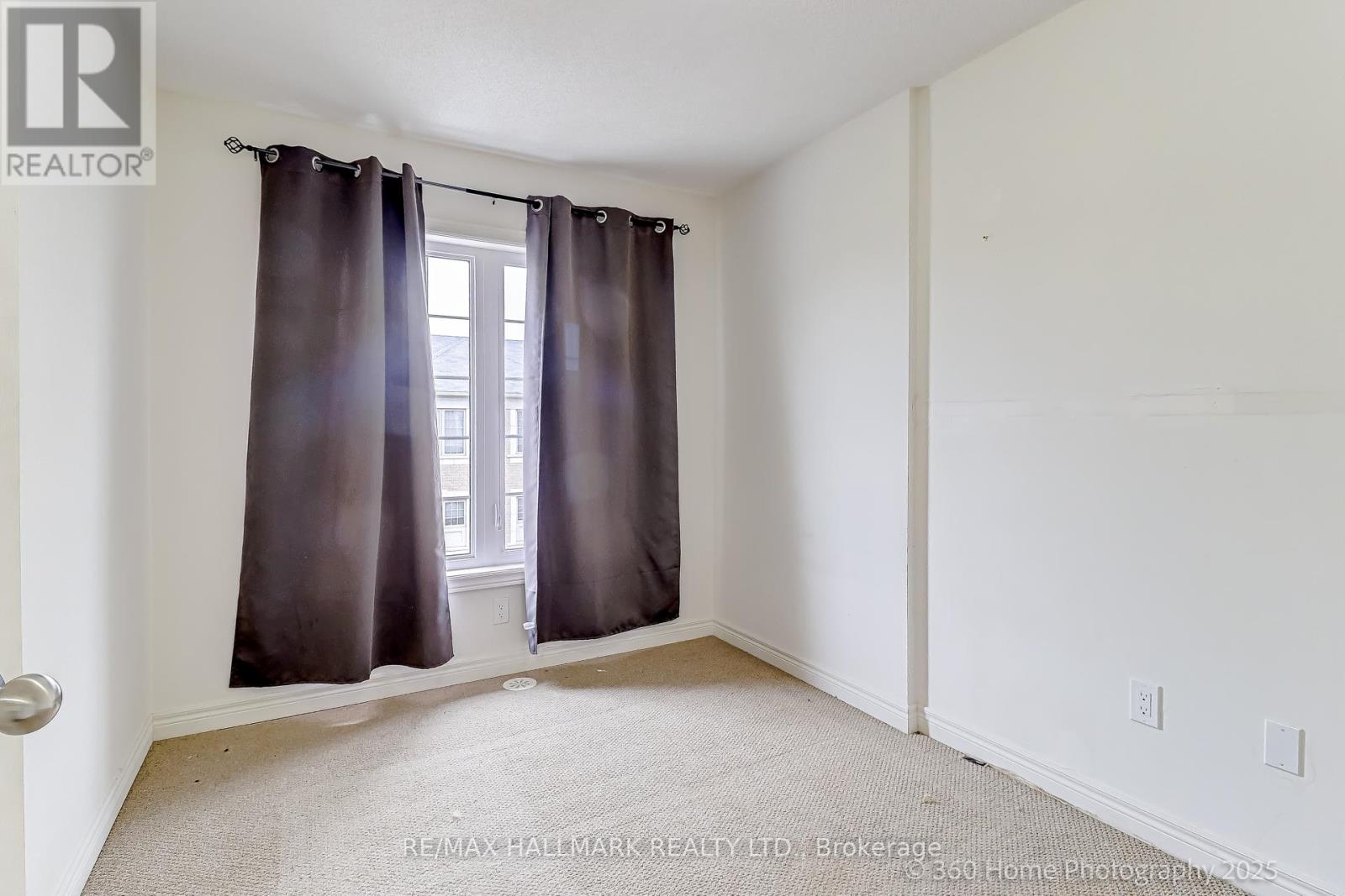 6 Aspen Hills Road, Brampton (Credit Valley), Ontario  L6Y 6E3 - Photo 6 - W12685652