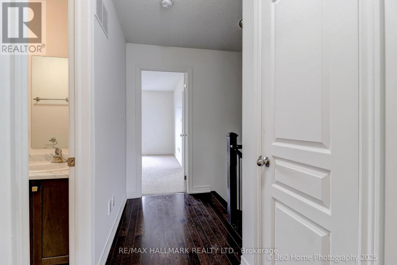 6 Aspen Hills Road, Brampton (Credit Valley), Ontario  L6Y 6E3 - Photo 8 - W12685652