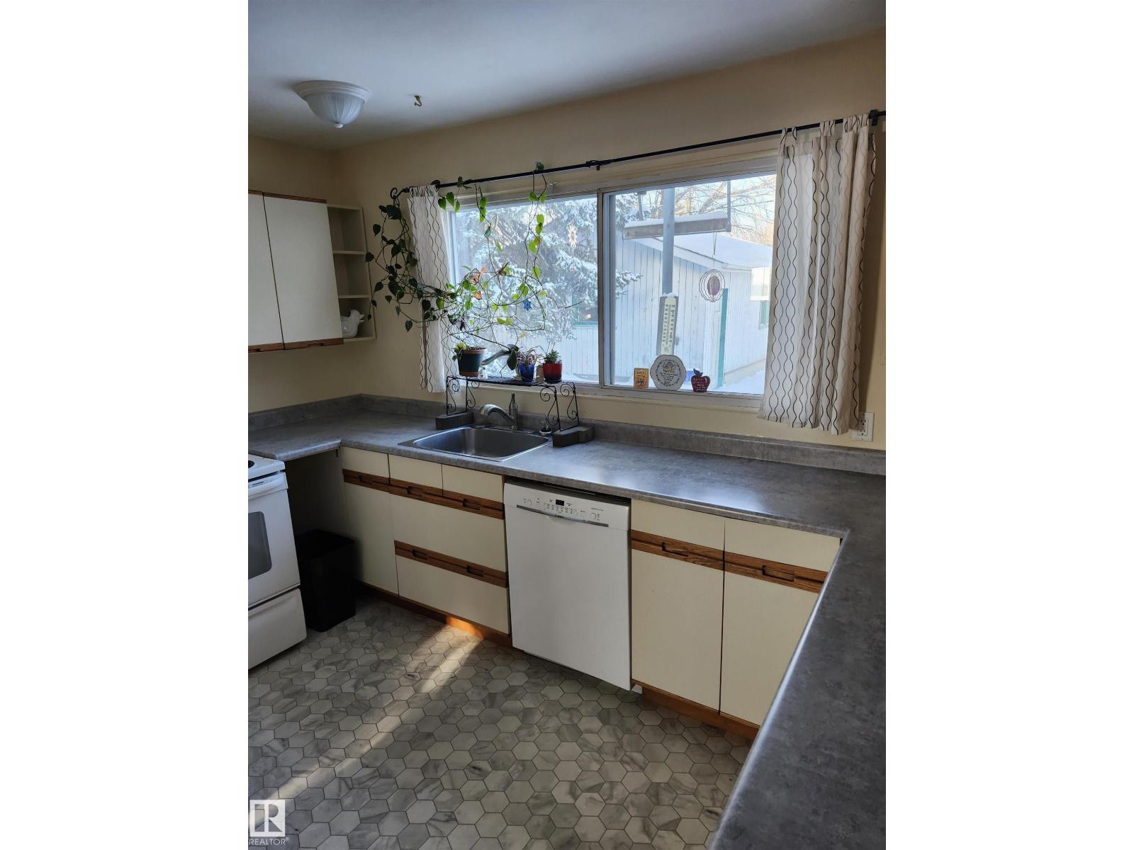 11212 134 Av Nw, Edmonton, Alberta  T5E 1K5 - Photo 12 - E4466704