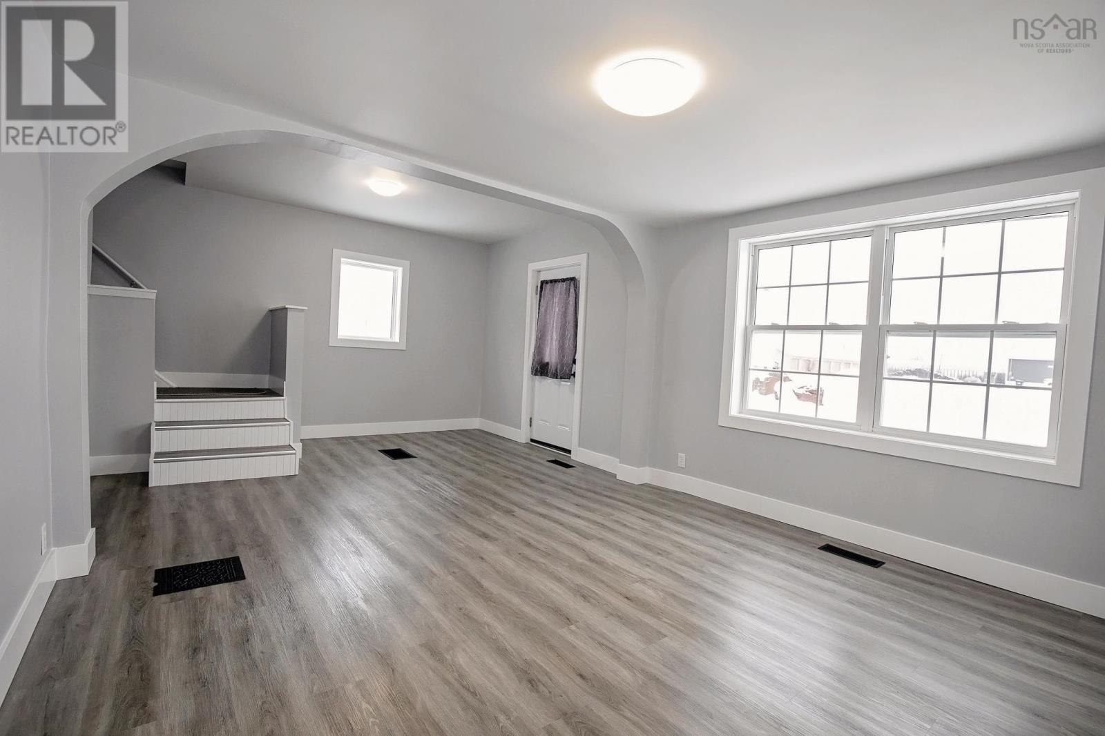 32 Douglas Avenue, Amherst, Nova Scotia  B4H 3E6 - Photo 25 - 202600554