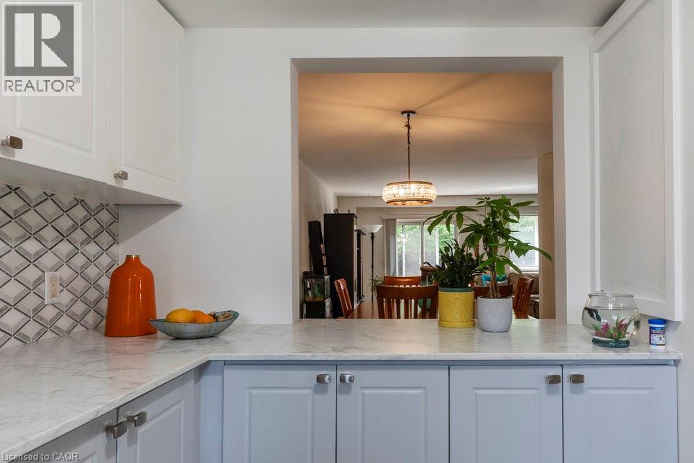 31 Moss Boulevard Unit# 1, Dundas, Ontario  L9H 7A6 - Photo 11 - 40797282