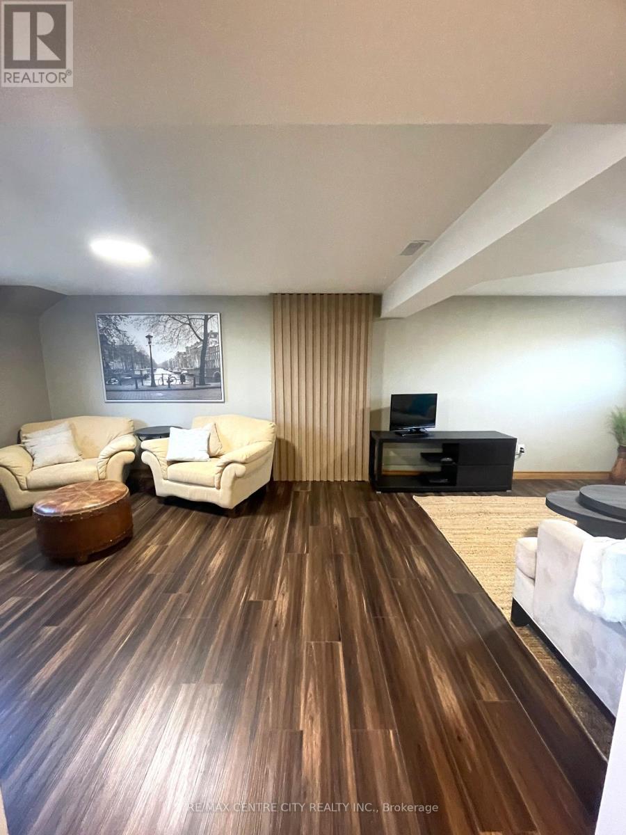 91 Clarence Street, Strathroy-Caradoc, Ontario  N7G 1H2 - Photo 8 - X12685662