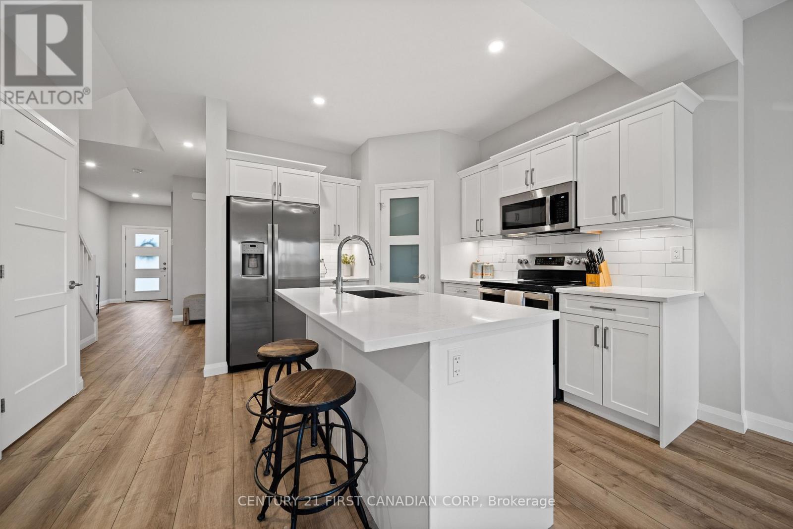 35 - 17 Nicholson Street, Lucan Biddulph, Ontario  N0M 2J0 - Photo 11 - X12685670