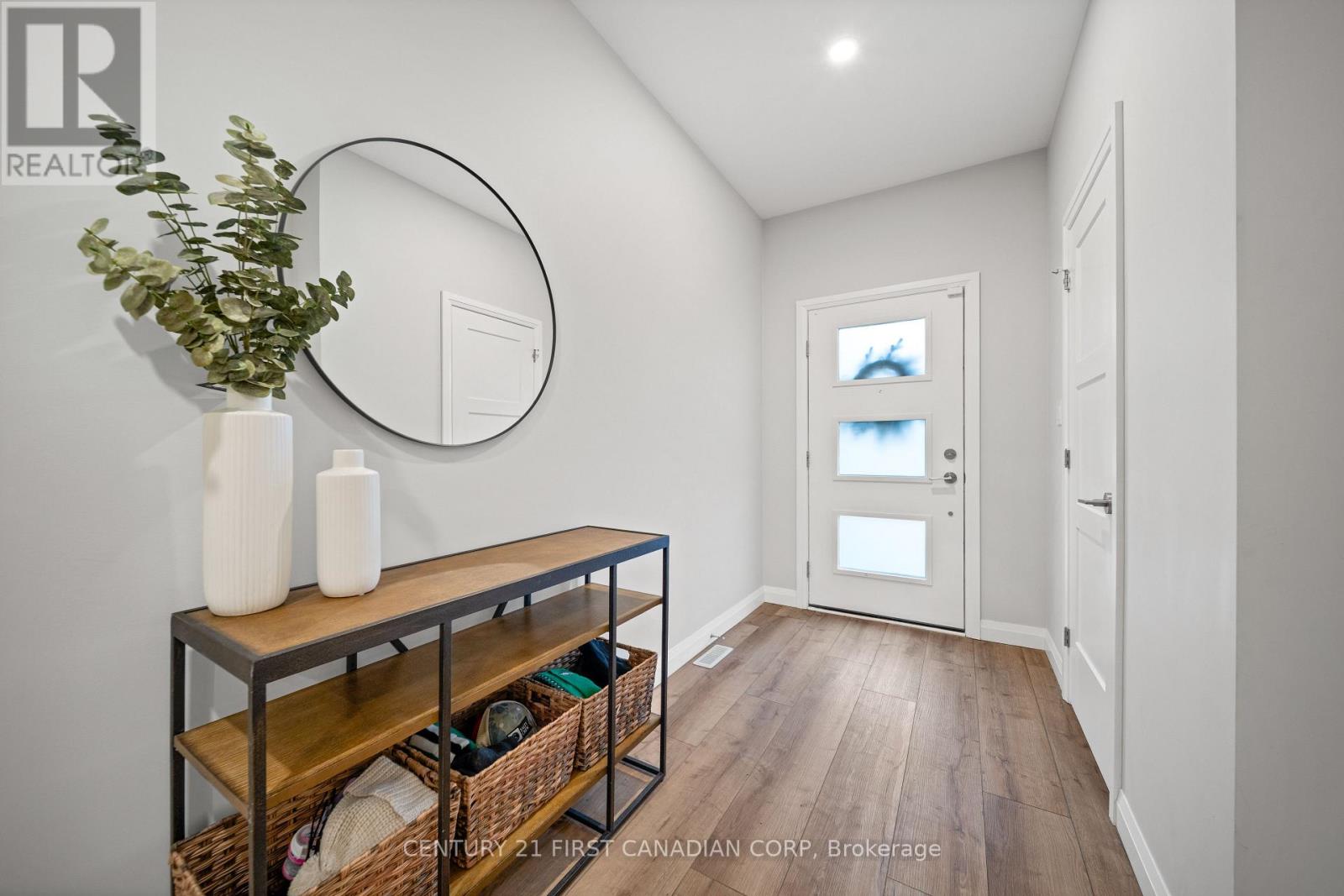 35 - 17 Nicholson Street, Lucan Biddulph, Ontario  N0M 2J0 - Photo 7 - X12685670