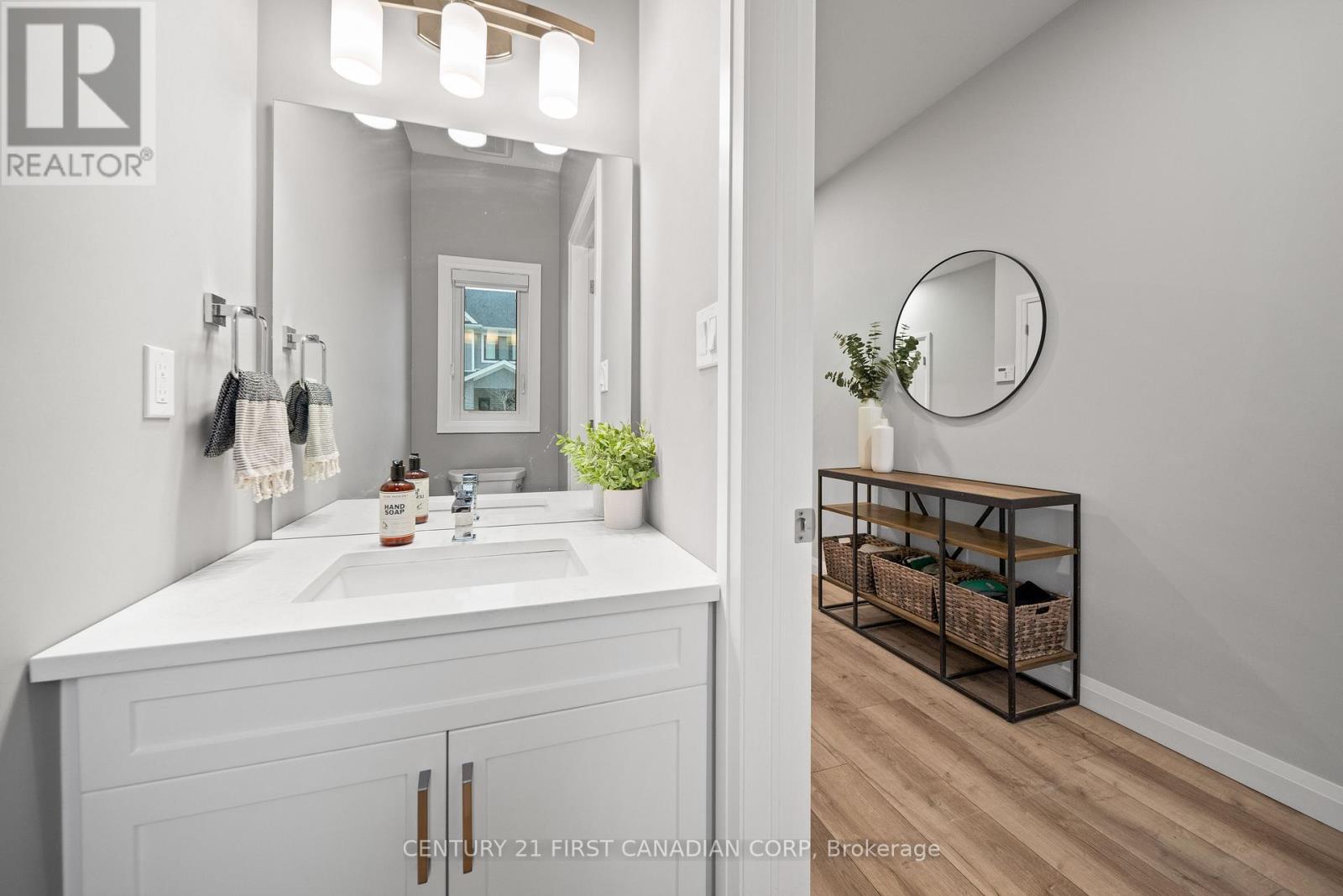 35 - 17 Nicholson Street, Lucan Biddulph, Ontario  N0M 2J0 - Photo 8 - X12685670