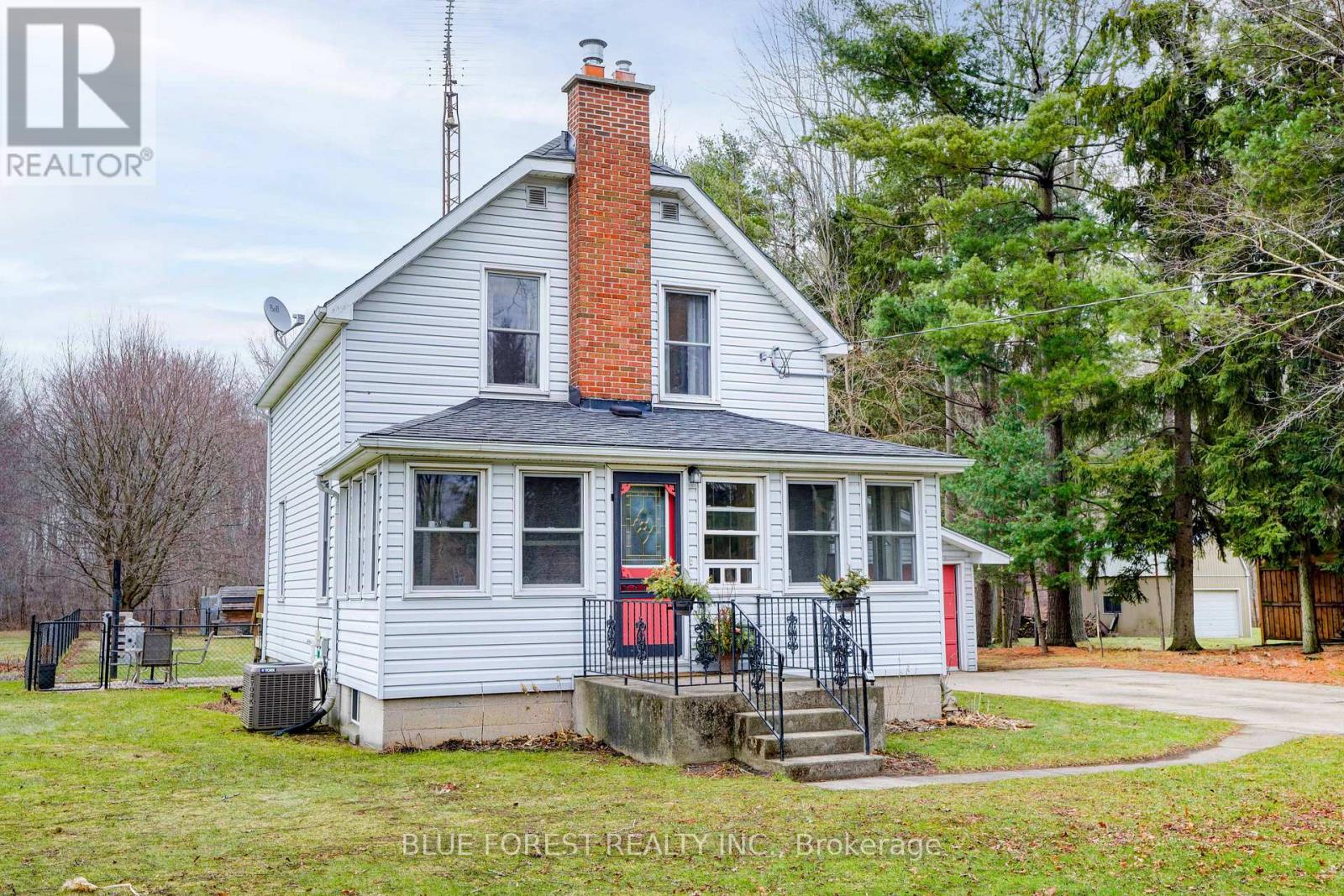 9868 GRAHAM ROAD, West Elgin, Ontario