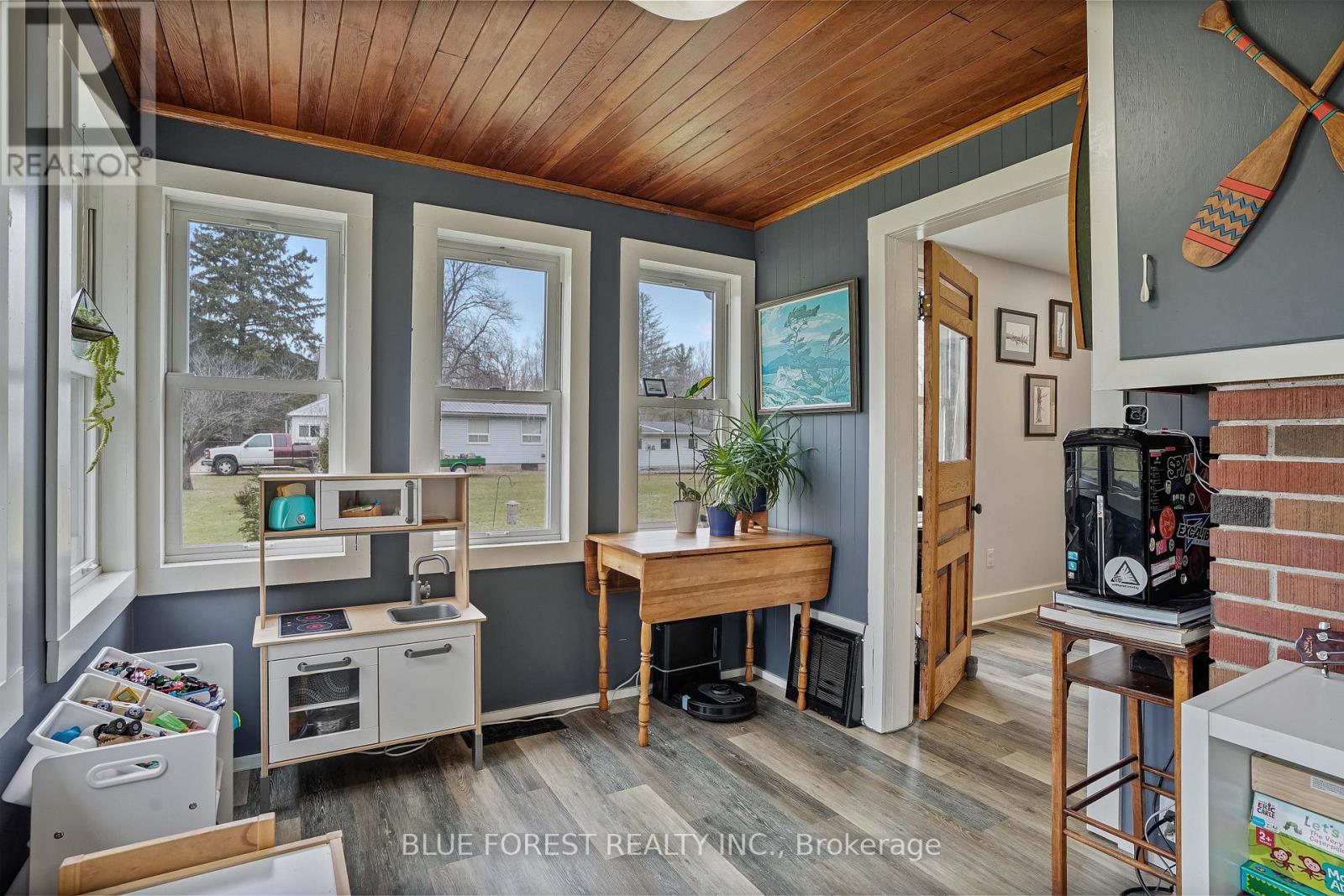 9868 Graham Road, West Elgin, Ontario  N0L 2P0 - Photo 12 - X12685698