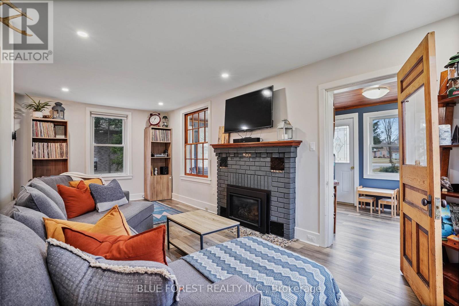 9868 Graham Road, West Elgin, Ontario  N0L 2P0 - Photo 13 - X12685698