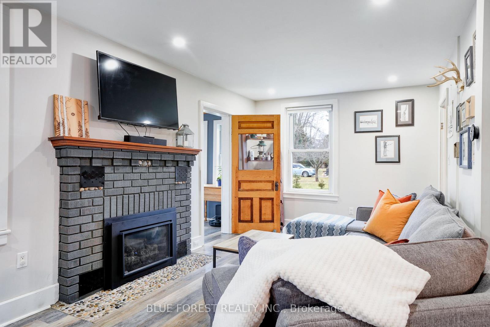 9868 Graham Road, West Elgin, Ontario  N0L 2P0 - Photo 15 - X12685698