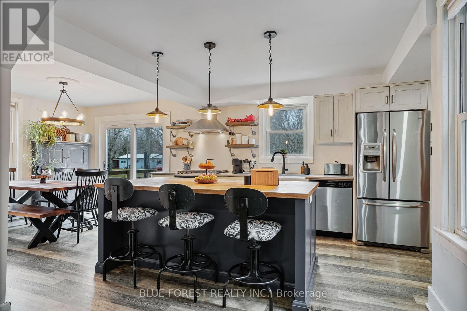 9868 Graham Road, West Elgin, Ontario  N0L 2P0 - Photo 17 - X12685698