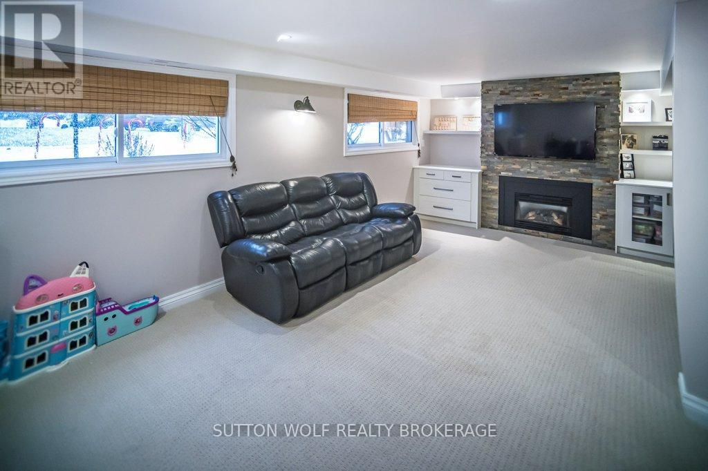 358 Drury Lane, Strathroy-Caradoc, Ontario  N7G 3G1 - Photo 18 - X12685706