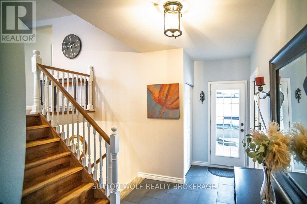 358 Drury Lane, Strathroy-Caradoc, Ontario  N7G 3G1 - Photo 3 - X12685706