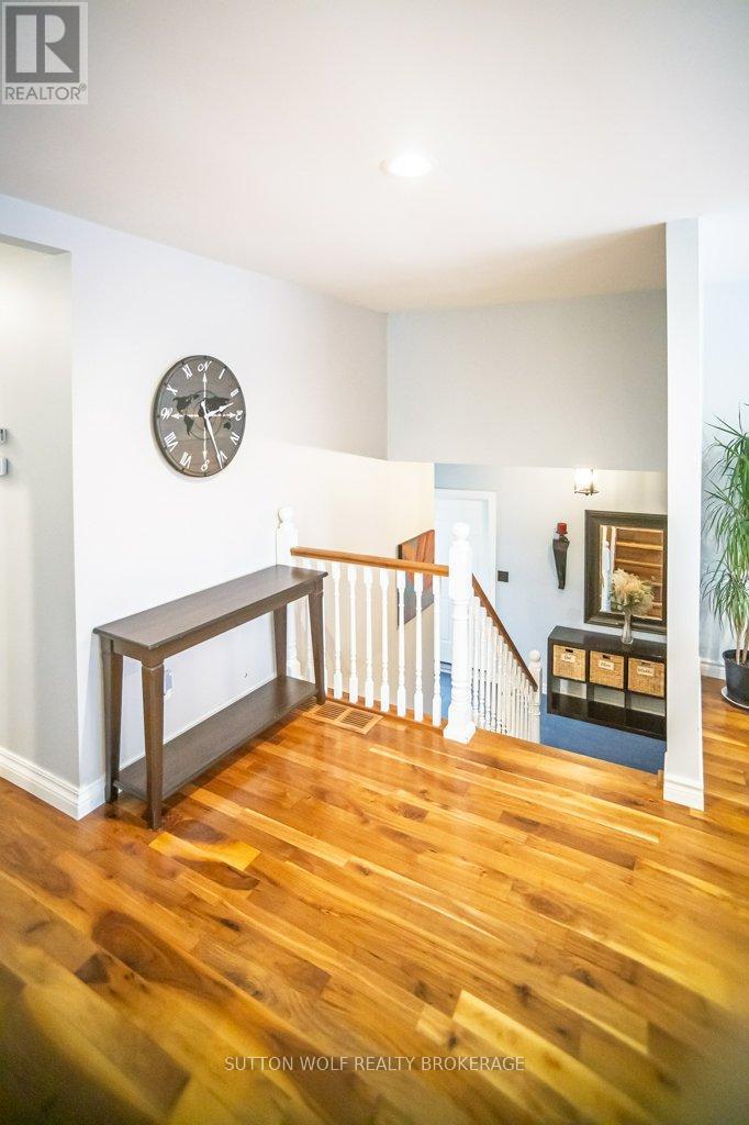 358 Drury Lane, Strathroy-Caradoc, Ontario  N7G 3G1 - Photo 4 - X12685706