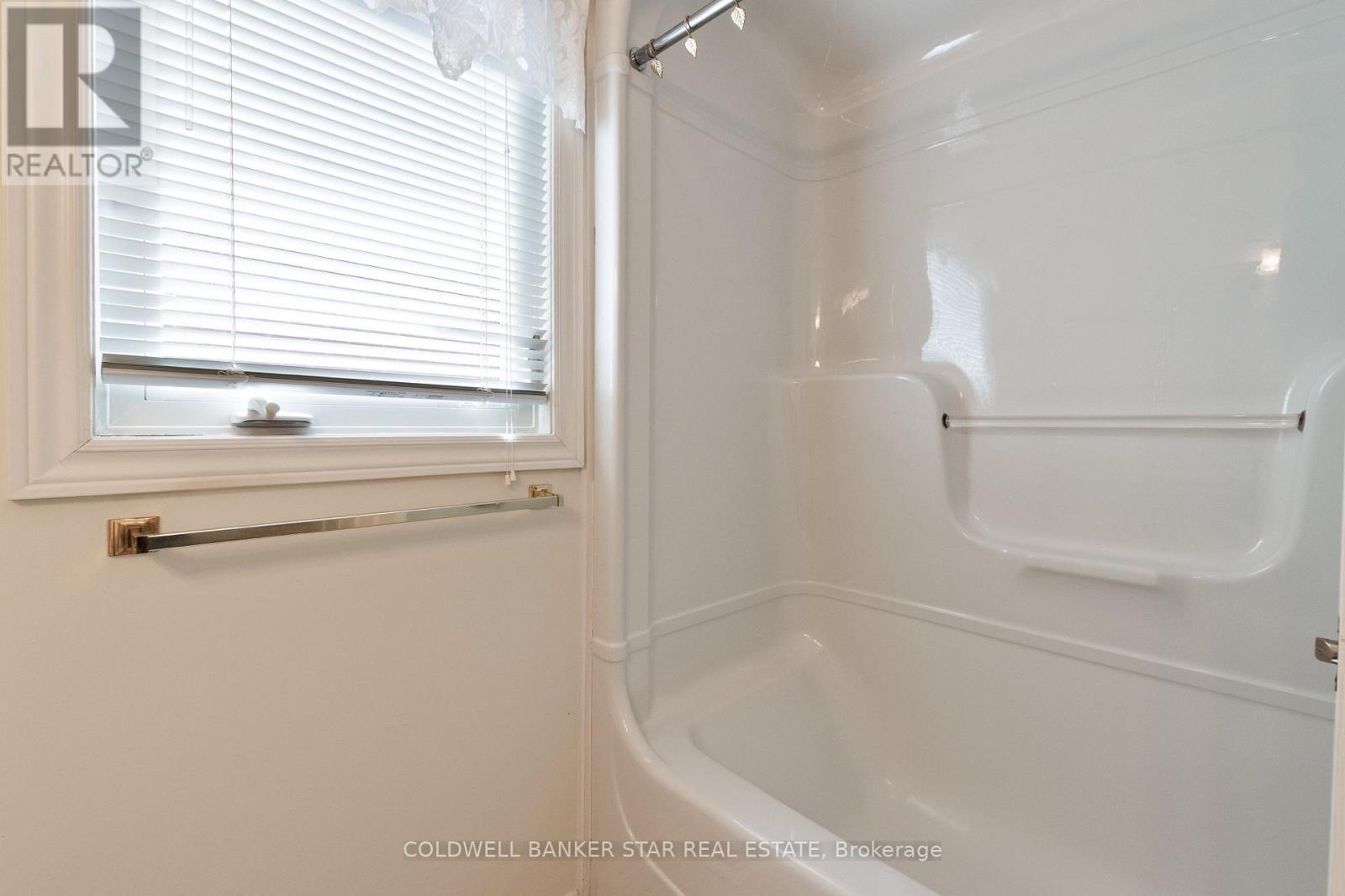 17 - 19 Augusta Crescent, St. Thomas, Ontario  N5R 6J7 - Photo 8 - X12685716