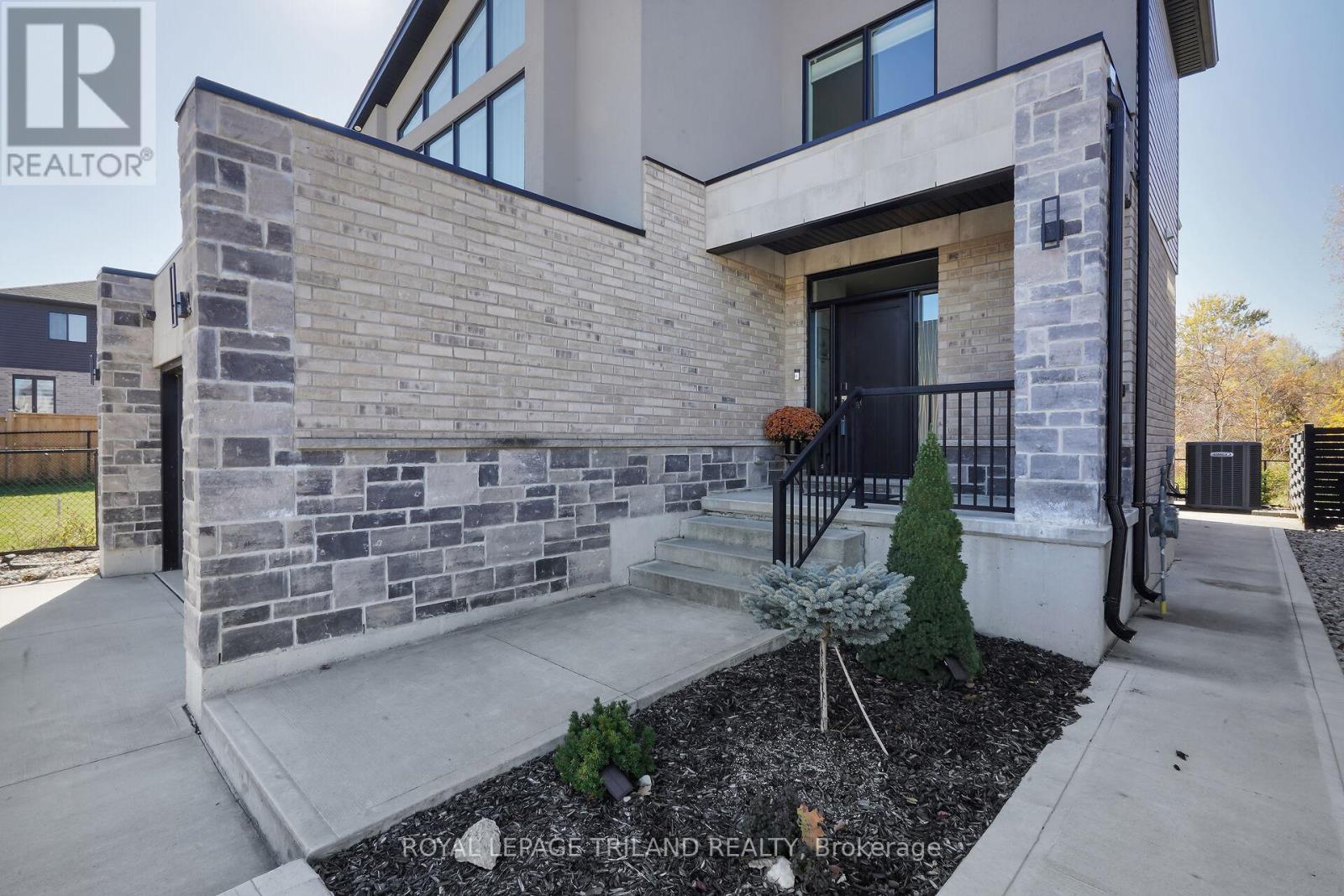 1422 Lawson Road, London North, Ontario  N6G 0E2 - Photo 2 - X12685758