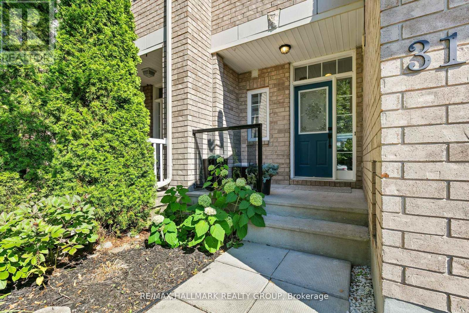 31 Saddlesmith Circle, Ottawa, Ontario  K2M 2Y8 - Photo 2 - X12685714