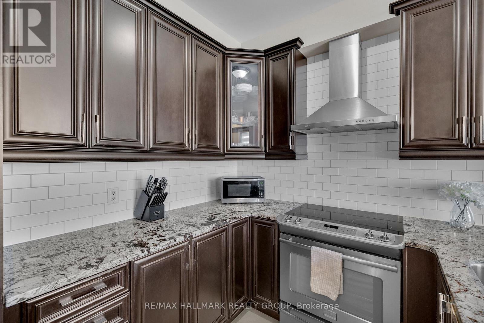 229 Meadowbreeze Drive, Ottawa, Ontario  K2M 3A6 - Photo 19 - X12685742