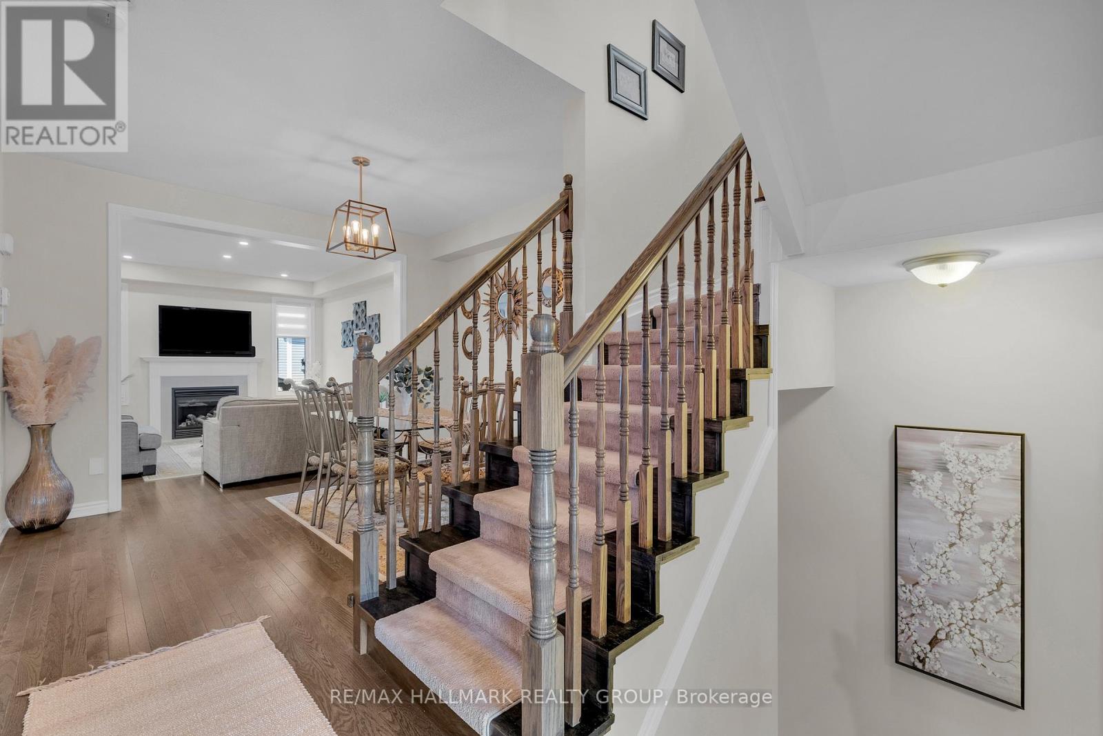 229 Meadowbreeze Drive, Ottawa, Ontario  K2M 3A6 - Photo 6 - X12685742