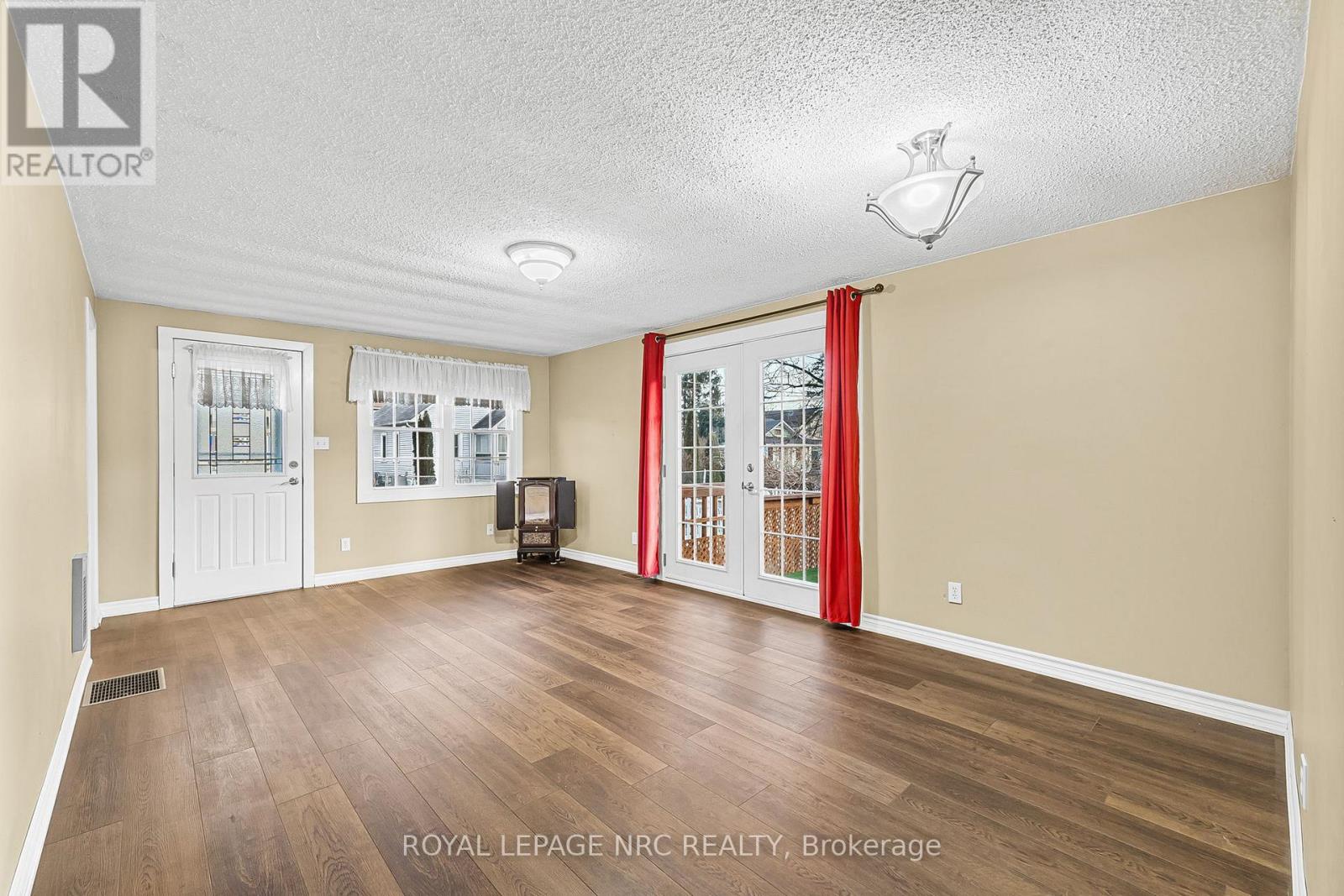 225 Derby Road, Fort Erie, Ontario  L0S 1B0 - Photo 10 - X12685746