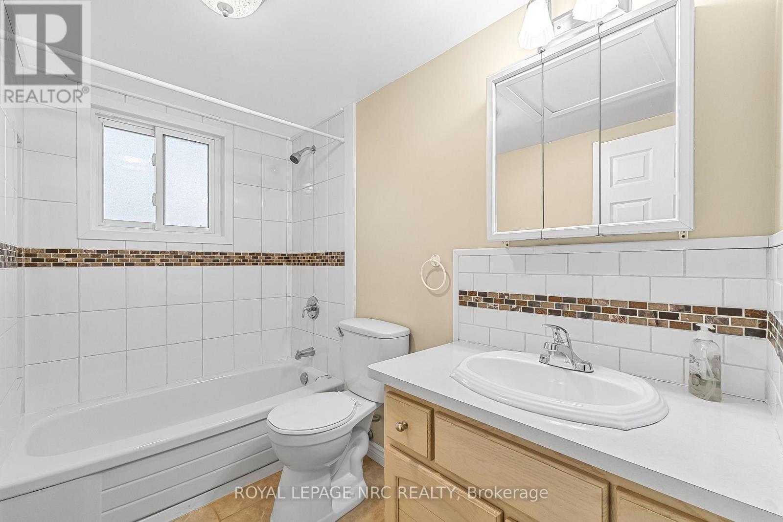 225 Derby Road, Fort Erie, Ontario  L0S 1B0 - Photo 15 - X12685746