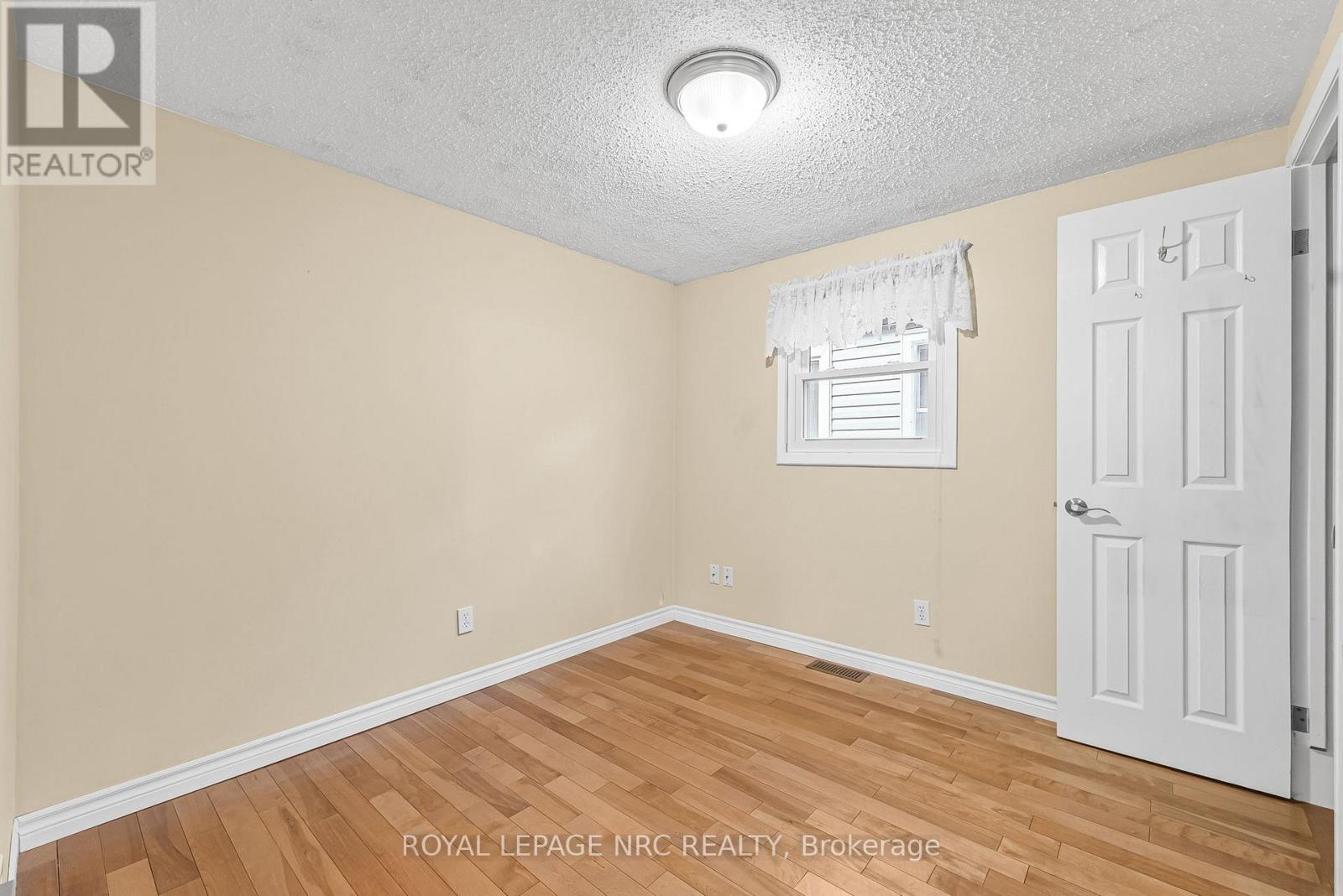 225 Derby Road, Fort Erie, Ontario  L0S 1B0 - Photo 17 - X12685746